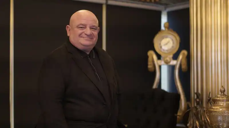 Moiz Mitrani: Tekstil Sektöründen Global Finans Arenasına Uzanan Başarı Hikâyesi