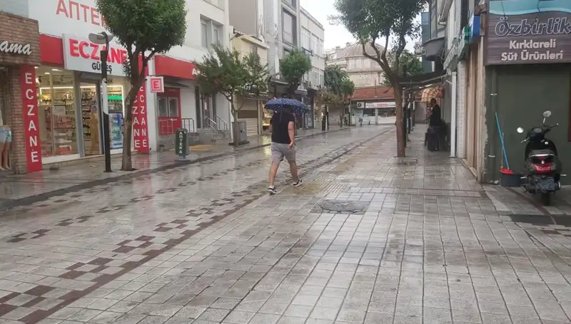 Kırklareli'de Etkili Sağanak Yağış: Hayatı Olumsuz Etkiledi