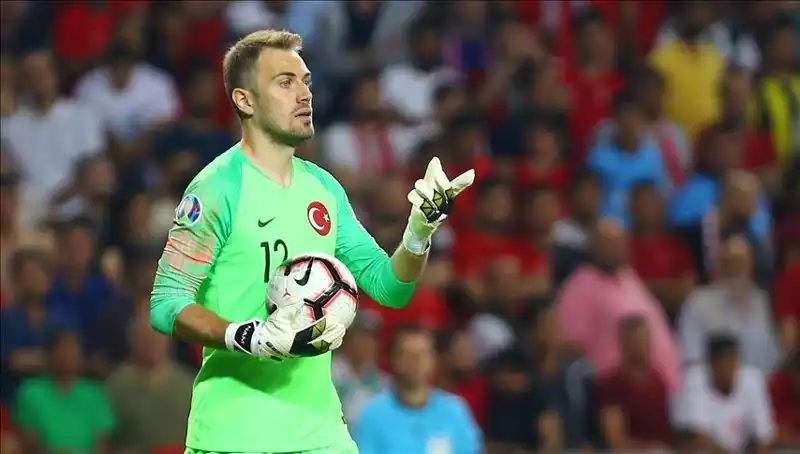 Mert Günok Futbolu Bırakma Tarihine Dair Heyecan Verici Açıklamalarda Bulundu