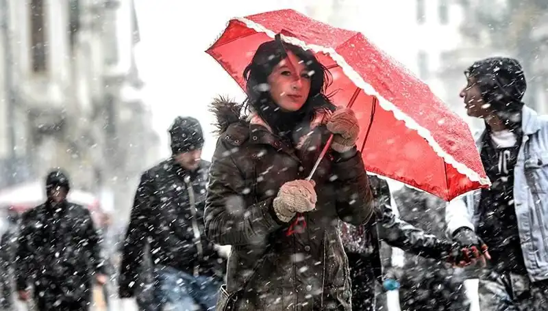 İstanbul'da Soğuk Hava Dalgası: Sıcaklık 20 Derece Düşüyor!