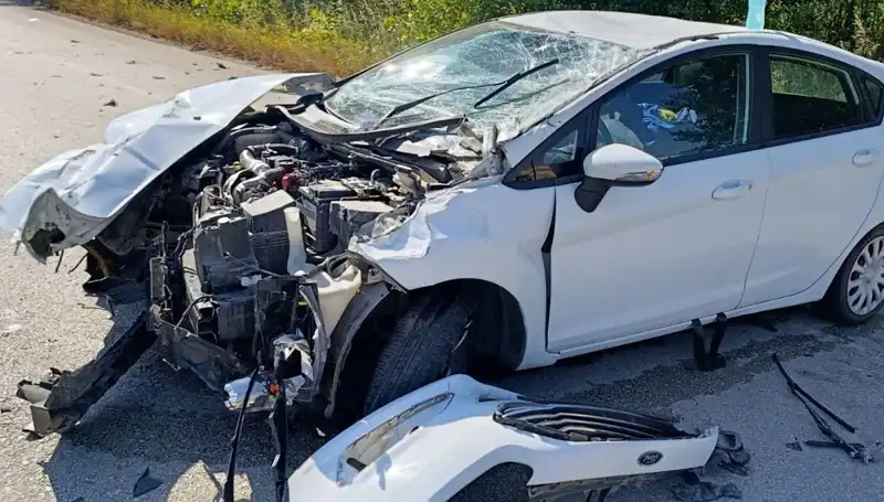Çanakkale'de Trafik Kazasında İki Yaralı: Olayın Ayrıntıları Ortaya Çıktı