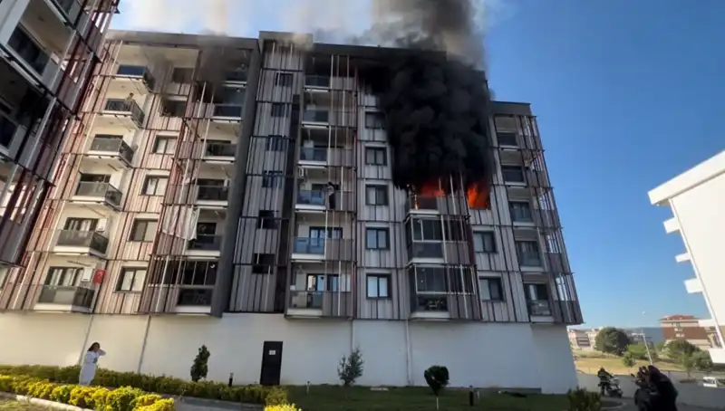 Çanakkale'de Yangın Korkusu: Geceyi Felakete Dönüştüren Olay