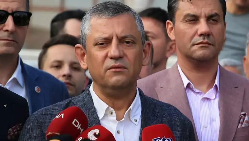 Özgür Özel'den Etkileyici Bayram Açıklaması: "Bu Bayram Bize Bayram Gibi Gelmedi"