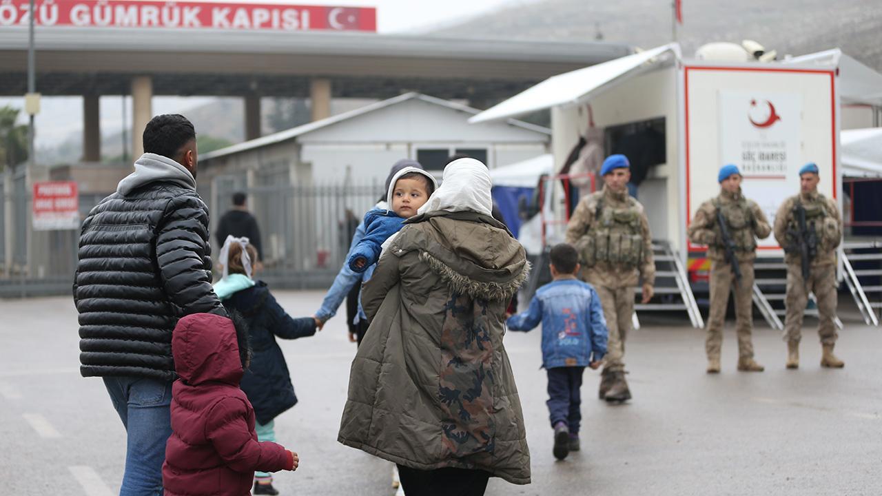 Türkiye'den Son 1 Ayda 52 Bin 622 Suriyeli Ülkesine Döndü