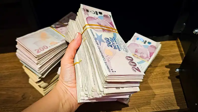 Türkiye'de Mevduat Rakamları Rekor Kırıyor: 12 Trilyon Lira!