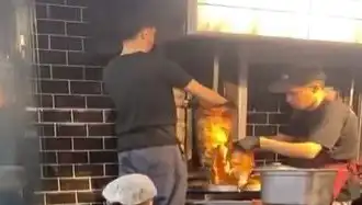 Pişmiş Tavuk Dönerin Üzerine Çiğ Et Koyma Skandalı: Olayın Ardındaki Gerçekler