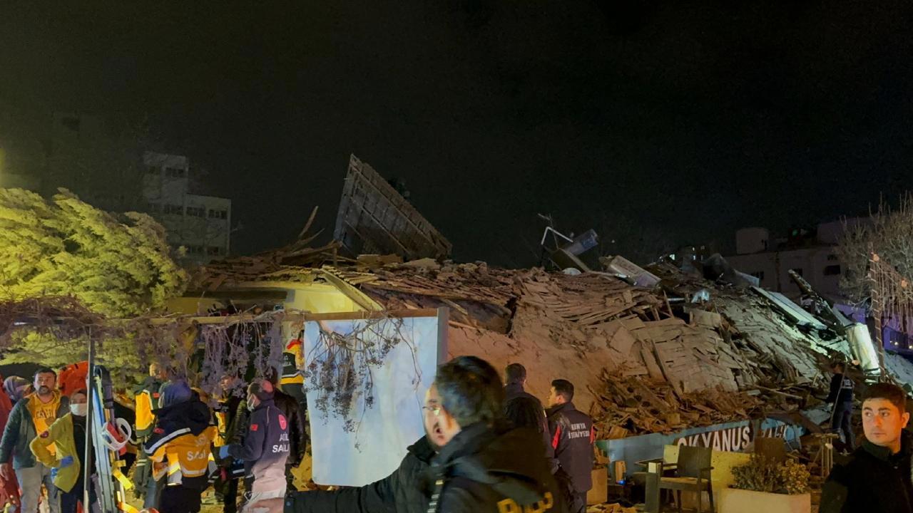 Konya'da Bina Çökmesi