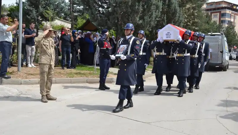 Türkiye, Şehit Kahramanını Gözyaşlarıyla Uğurladı: Duygulandıran Tören