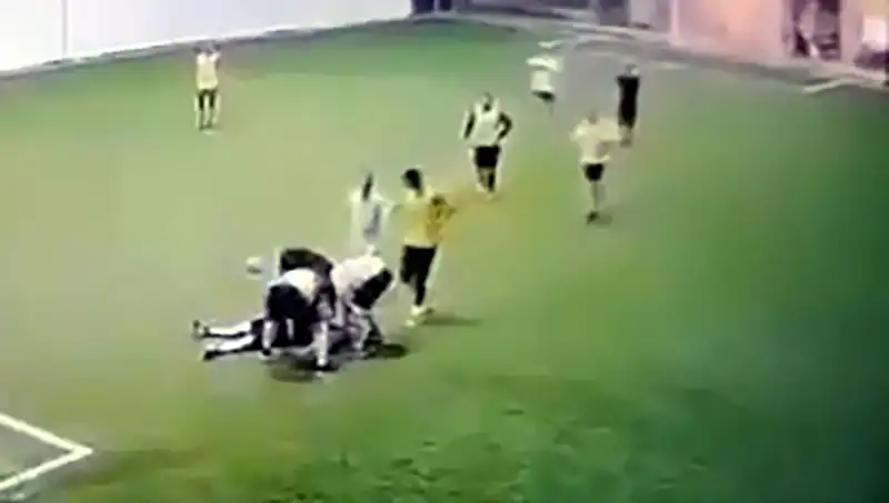 Adana'da Halı Sahada Hayatını Kaybeden Babanın Trajik Hikayesi