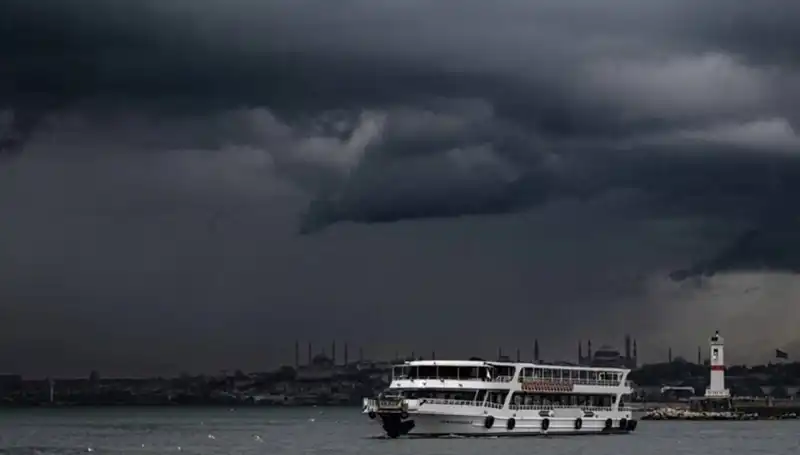 İstanbul ve Çevresinde Yoğun Sağanak Yağış Uyarısı: Hazırlıksız Olmayın!