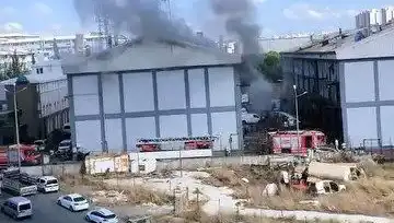 Başakşehir’deki Sanayi Sitesinde Meydana Gelen Büyük Yangın Korkuttu!