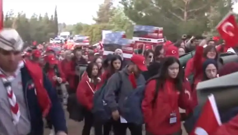Çanakkale Zaferi'nin 110. Yılında 57. Alay Vefa Yürüyüşü Yüzleri Güzelleştiriyor