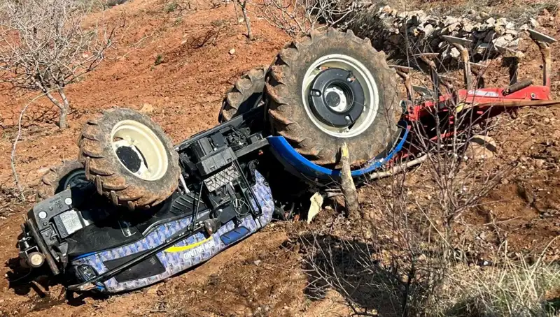 Siirt'te Traktör Devrildi: Sürücü Hayatını Kaybetti, Olayın Detayları Şok Etti