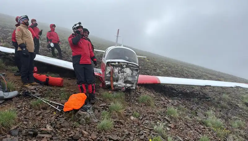 Türk Pilotun Uçak Kazasında Hayatını Kaybetmesi, Yolcunun Kurtuluşu Dikkat Çekti