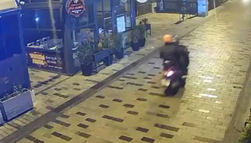 Gece Kulübüne Haraç Saldırısı: Silahlı Çatışma Yerel Halkı Şok Etti
