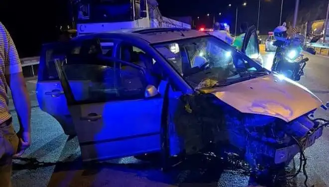 Otomobil Bariyere Çarptı: Korkunç Kazada Bir Ölü, Üç Yaralı!