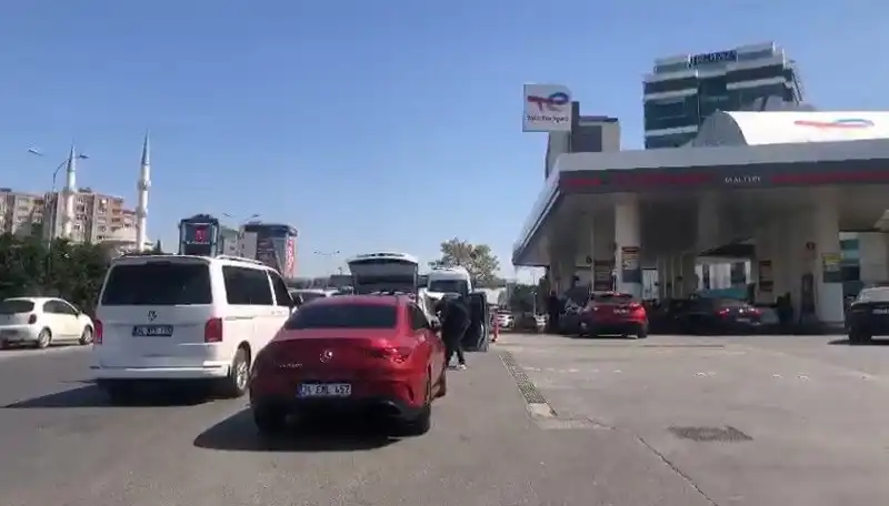 Deprem Sonrası Akaryakıt İstasyonlarında Uzun Kuyruklar: Neden ve Sonuçları